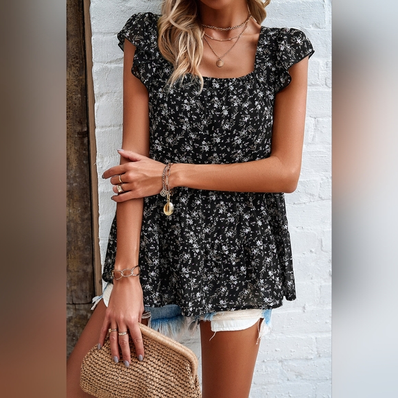 Printed Square Neck Cap Sleeve Blouse - Picture 2 of 6